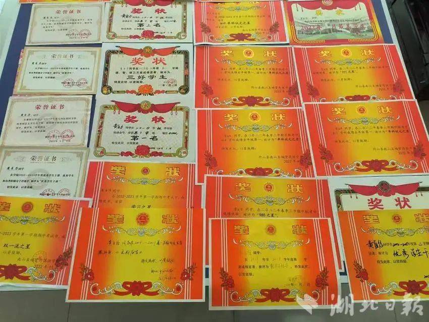 @襄阳三胞胎兄弟，你们的大学学费有着落了！