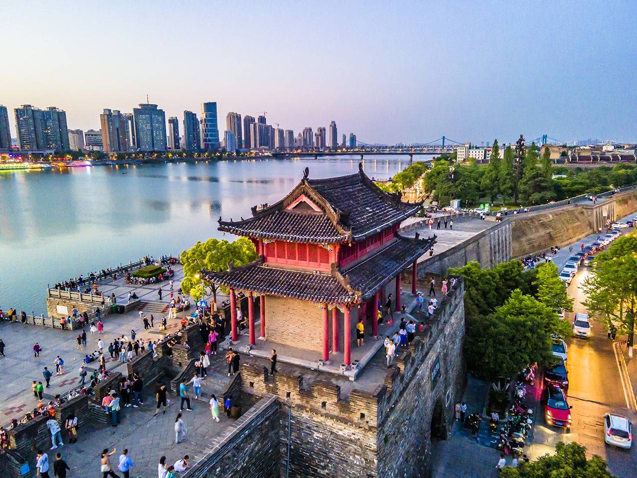 湖北襄阳搭子群 | 襄阳同城交友搭子群，襄阳古城：千年古城的岁月痕迹