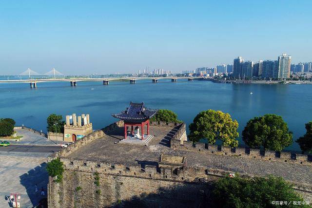 襄阳行必去的十大景点，襄阳牛肉面让你的旅程更加美味