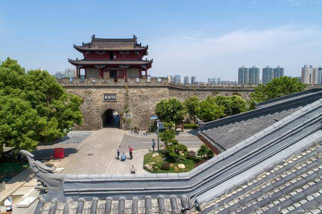 襄阳行必去的十大景点，襄阳牛肉面让你的旅程更加美味