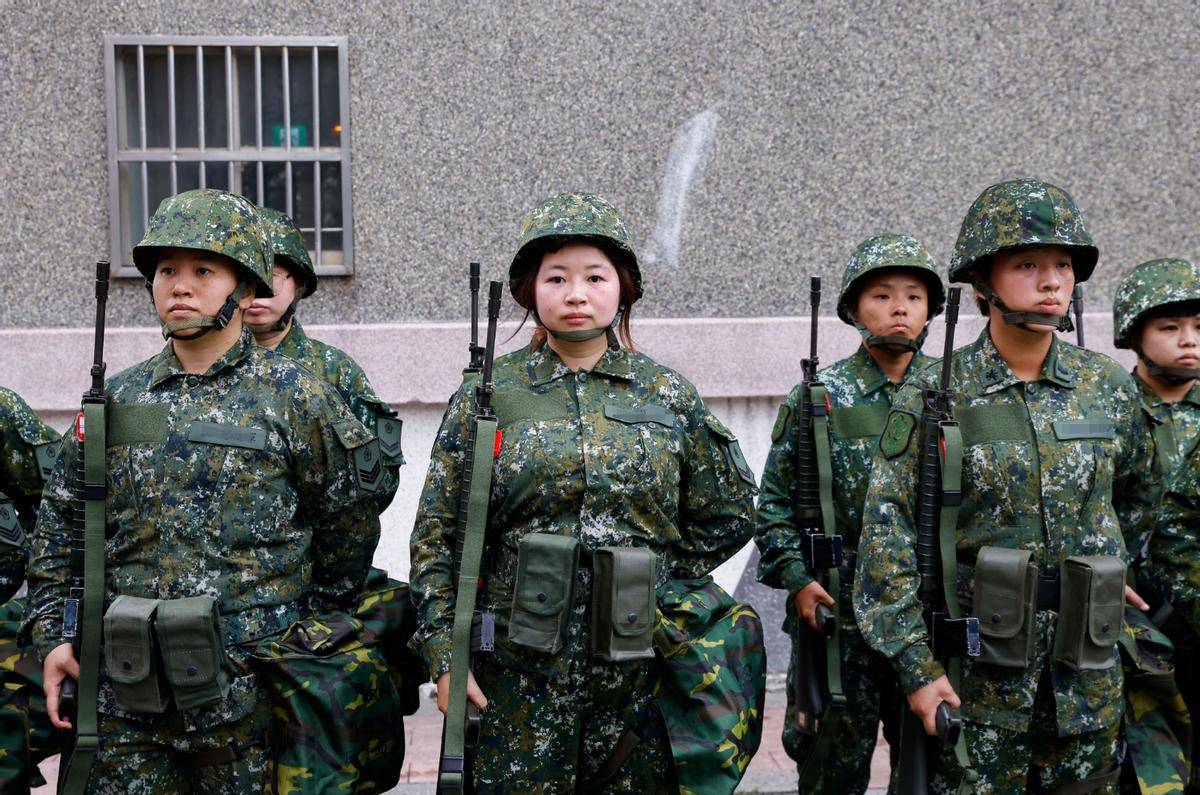 全民皆兵？台当局想让所有适龄女性参军！大陆：早晚要来收了你们
